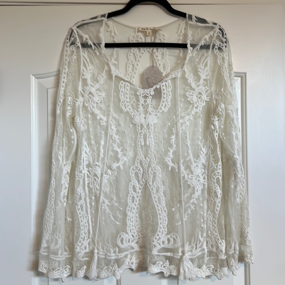 NWT Hem & Thread Lace Top S